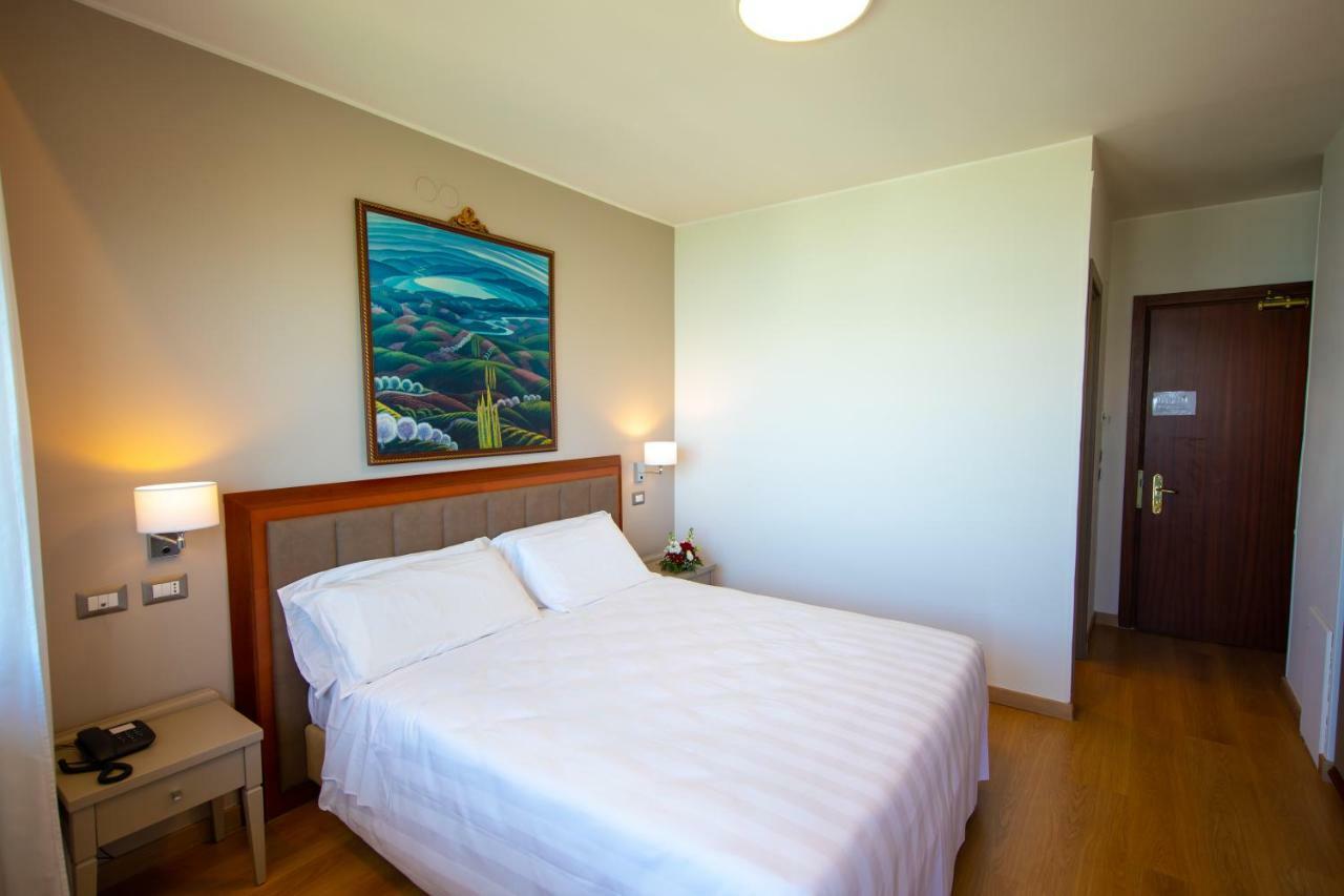 Hotel Lido Passignano sul Trasimeno Extérieur photo